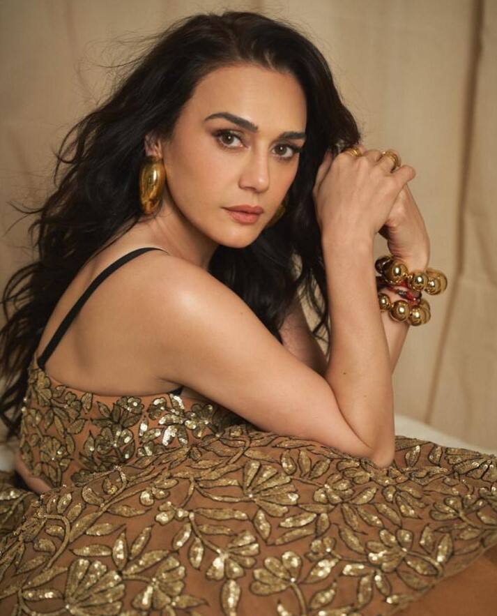 इकोनॉमिक टाइम्स की रिपोर्ट के मुताबिक, इस साल प्रीति जिंटा ने मुंबई के पाली हिल्स में 17.01 करोड़ रुपये का अपार्टमेंट खरीदा है.