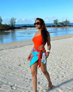 मौनी रॉय से निया शर्मा तक, टीवी की इन संस्कारी बहुओं ने अपने बिकिनी लुक्स से बढ़ाई फैंस की धड़कनें