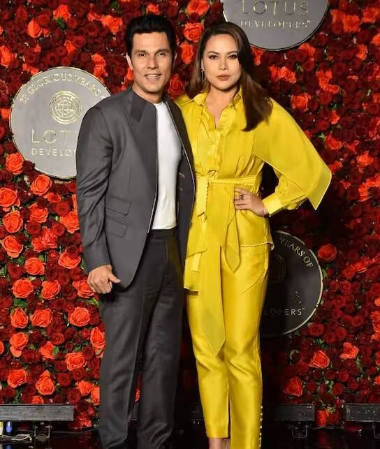 વાસ્તવમાં રણદીપ અને લિન આનંદ પંડિતની બર્થડે પાર્ટીમાં હાજરી આપવા માટે સાથે આવ્યા હતા. હંમેશાની જેમ જ્યારે રણદીપ હુડા હેન્ડસમ લાગી રહ્યો હતો જ્યારે લિન પણ ખૂબ જ સુંદર લાગી રહી હતી.