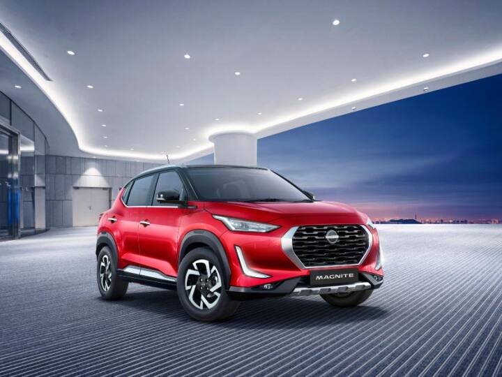 इस लिस्ट में दूसरे नंबर पर निसान मैग्नाइट है, जिसे आप केवल 5.59 लाख रुपए की शुरुआती कीमत पर घर ला सकते हैं. जो इसके टॉप वेरिएंट के लिए 10 लाख रुपए एक्स-शोरूम तक जाती है. ये 336 लीटर के बूट स्पेस के साथ खरीदी जा सकती है.