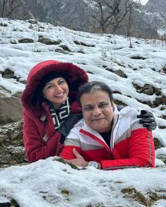 Bhagyashree Photo: કાશ્મીરની વાદીઓમાં પતિ સાથે રોમેન્ટિક થઈ ભાગ્યશ્રી, શેર કરી ગ્લેમરસ તસવીર