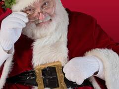 क्रिसमस डे पर सांता लाल रंग के ही कपड़े क्यों पहनता है?