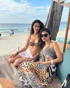 Mouni and Disha Bikini Photos : థాయిలాండ్ ఫోటోలతో ఇన్​స్టాలో హీట్​ పెంచుతున్న మౌనీ రాయ్, దిశా పటానీ