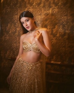 Shanaya Kapoor Photo: લહેંગા ચોલીમાં અપ્સરા લાગી શનાયા કપૂર, તસવીરો પરથી નજર હટે