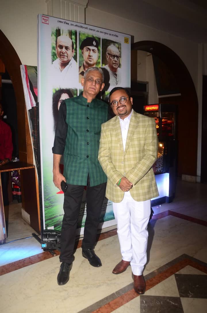 এই ছবির ট্রেলার শুরু হয়েছে সৌমিতৃষা ও দেবের সমীকরণ দিয়ে। এই প্রথম বড়পর্দায় পা রাখছেন সৌমিতৃষা ও দেবের বিপরীতে। এই ছবির নিয়ে তাই 'মিঠাই'  অনুরাগীদেও এক আলাদা উন্মাদনা রয়েছে। ট্রেলারে দেব ও সৌমিতৃষার যে মিষ্টি সমীকরণ দেখা গিয়েছে, তাতে দর্শকেরা আরও উৎগ্রীব এই জুটিকে বড়পর্দায় দেখার জন্য