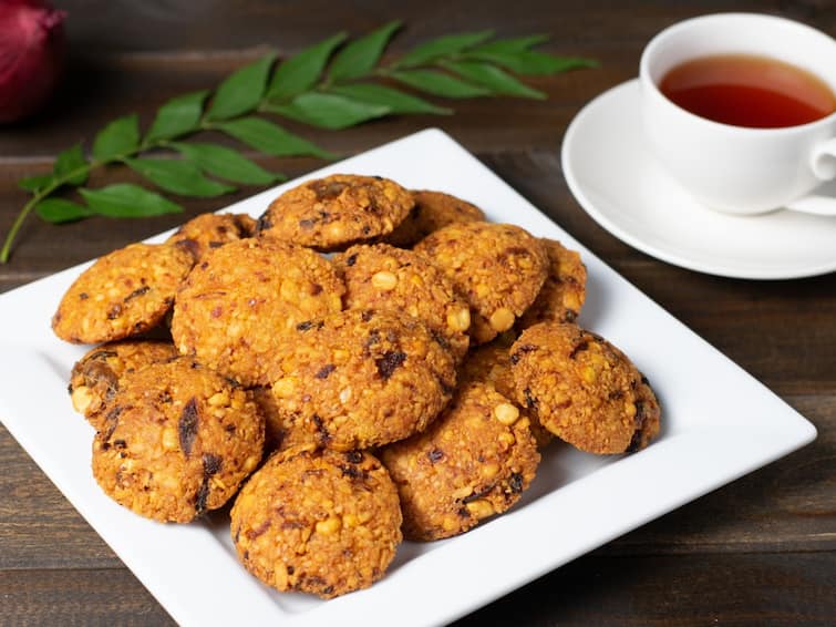 Tapioca pearls vada recipe tasty evening snack Tapioca Pearls Vada: ஜவ்வரிசியில் டேஸ்டியான வடை செய்யலாம்... இந்த மாதிரி செய்து அசத்துங்க...