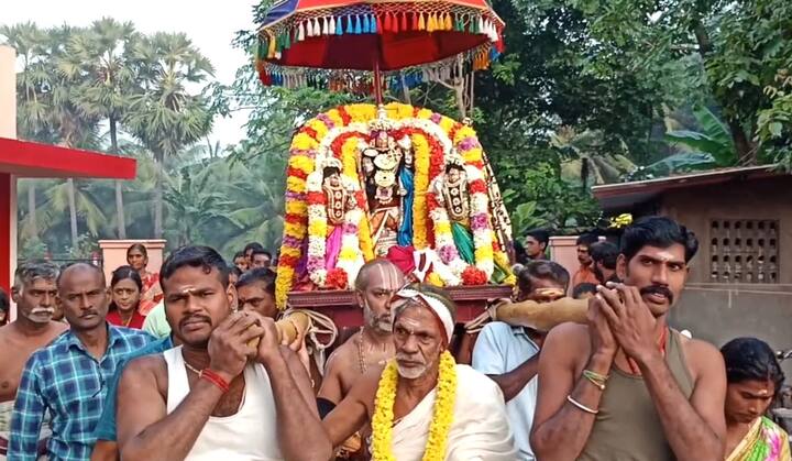 ஊர்வலம் வரும் கோழிகுத்தி வானமுட்டி பெருமாள்