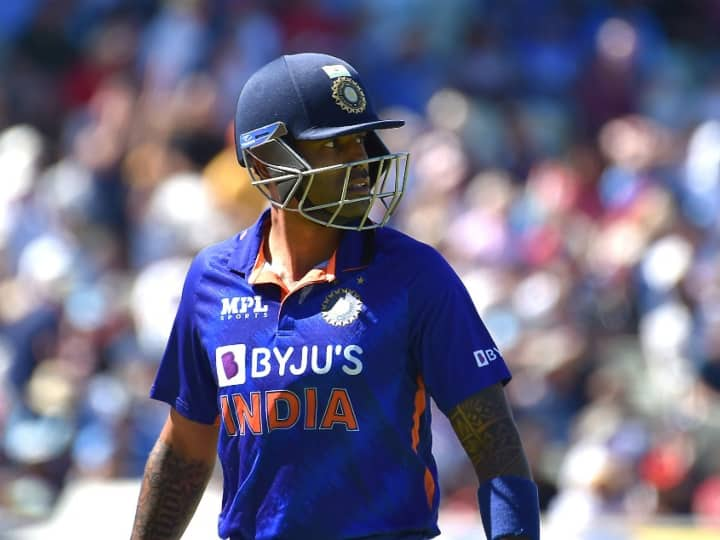 Suryakumar Yadav out till February due to Grade-II tear in ankle rules latest sports news Suryakumar Yadav: टीम इंडिया के लिए बड़ा झटका, सूर्यकुमार यादव की एंकल इंजरी ने बढ़ाई मुश्किलें; कब तक होगी वापसी?