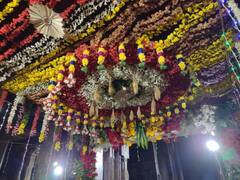 அழகர்கோயிலில் பரமபத வாசல் என்ற சொர்க்க வாசல் திறப்பு...பெருமாளை ஏராளமானோர் கண்டு தரிசனம்!