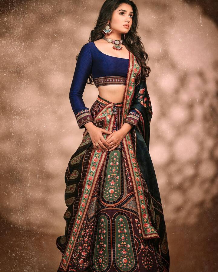 Kriti Shetty PHOTO: કૃતિ શેટ્ટી સાઉથની જાણીતી સુંદર અભિનેત્રીઓમાંની એક છે. તે પોતાના અભિનયની સાથે સાથે તેના લુકને કારણે પણ ચર્ચામાં રહે છે.