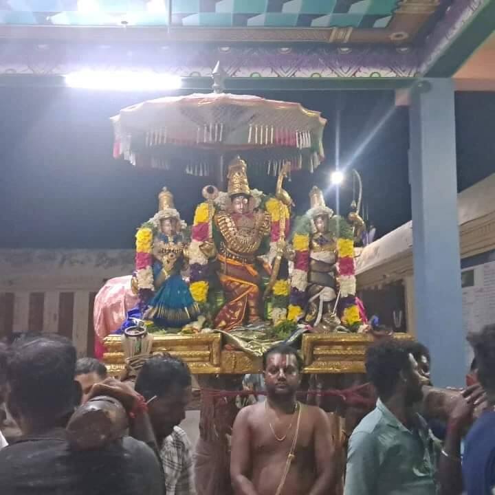 ஊர்வலத்திற்கு புறப்பட்ட வடுவூர் கோதண்டராமசுவாமி
