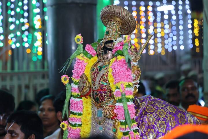 பாண்டியன் கொண்டை அலங்காரத்தில் நம்பெருமாள்