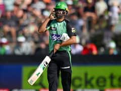 BBL 2023 के मैच में बिना हेलमेट और पैड के बैटिंग करने उतरे हारिस रउफ, मैदान पर पहुंचे तो आया याद