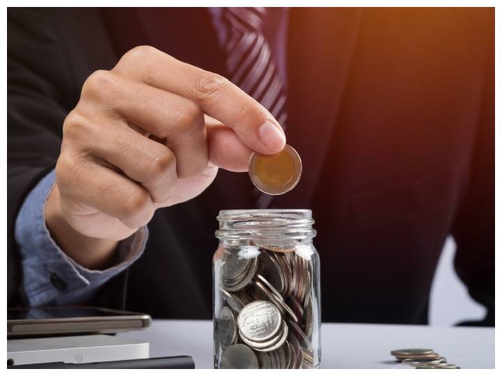 अगर आपको अपना पैसा डूबने का डर सताता है, तो कोई बात नहीं. बाजार में ऐसे कई निवेश के विकल्प मौजूद हैं जहां आपका पैसा बिल्कुल सुरक्षित रहेगा और निश्चित रिटर्न भी मिलेगा.