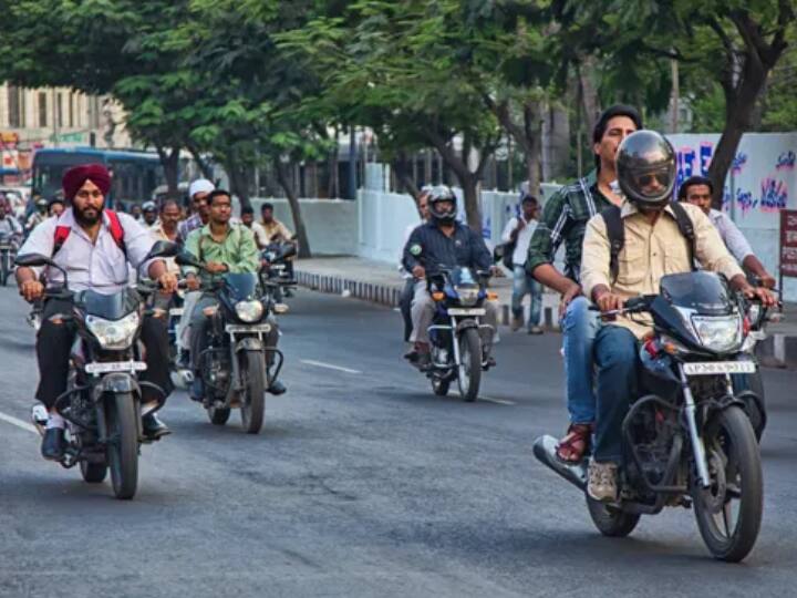 हालांकि, भारत में एक खास समुदाय को बाइक चलाते समय हेलमेट ना पहनने की छूट भी है. ये समुदाय है सिख समुदाय.