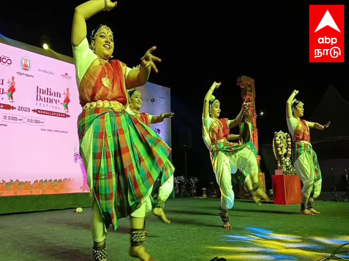 ஏராளமான சுற்றுலா பயணிகள் கண்டுகளித்தனர் இந்தியாவிலுள்ள பல்வேறு மாநிலங்களில் இருந்து நடனக் கலைஞர்கள் நாள் ஒன்றுக்கு மயிலாட்டம், கரகாட்டம், ஒயிலாட்டம், குச்சிபுடி, பரதநாட்டியம், கதகளி, மோகினி ஆட்டம், ஒடிசி உள்ளிட்ட நடன நிகழ்ச்சிகள் நடைபெறுவதாக சுற்றுலாத்துறை சார்பில் தெரிவித்தனர்.