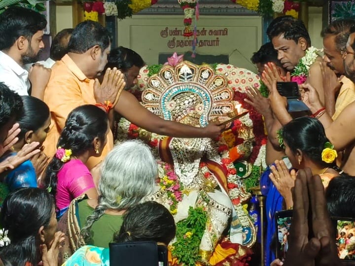 Vaikunda Ekadasi: வைகுண்ட ஏகாதசி முன்னிட்டு பரமபத வாசல் வழியாக பக்தர்களுக்கு காட்சியளித்த பண்டரிநாதர்