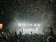 यूक्रेन के साथ युद्ध के बीच रूस में हुई पार्टी पर हो गया बवाल, बिना कपड़ों के नजर आये सेलिब्रिटी