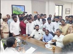 Palla Rajeswar reddy Protocal Issue : జనగామ క్రిస్మస్ సంబరాల్లో కనిపించని ఎమ్మెల్యే ఫోటో | ABP Desam