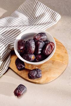 Dates Benefits:भिजवलेले खजूर नियमित खाल्याने बद्धकोष्ठतेपासून ते रक्त कमी होण्यापर्यंत,सर्व आजार होतील दूर