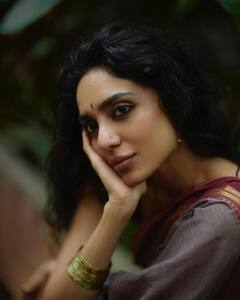 Sobhita Dhulipala Photos : ஒரே நொடியில் மனதை கொள்ளை கொள்ளும் நடிகை சோபிதாவின் புகைப்படங்கள்..!