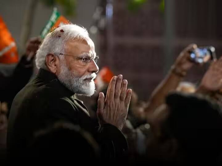 Ram Mandir Inauguration Invitation: નવા વર્ષે આગામી 22મી જાન્યુઆરીએ અયોધ્યામાં રામ મંદિરનું ભવ્ય ઉદઘાટન થવા જઈ રહ્યું છે. આ ઉદઘાટન સમારોહમાં ભાગ લેવા માટે દેશની કેટલીય જાણીતી હસ્તીઓને આમંત્રણ આપવામાં આવ્યું છે. જેમાં મોટા નેતાઓ, સંતો અને સાહસિકોનો સમાવેશ થાય છે.