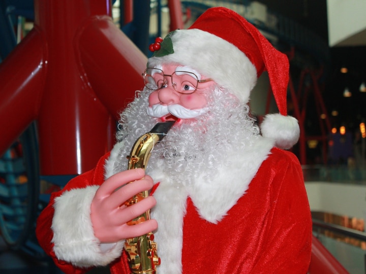 Why Does Santa Claus Wear Red Clothes On Christmas Day | क्रिसमस डे पर  सांता लाल रंग के ही कपड़े क्यों पहनता है?