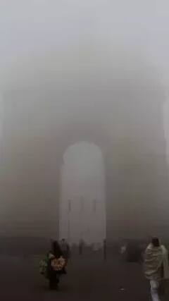 राष्ट्रीय राजधानी में शीतलहर और छाया घना कोहरा | #shorts