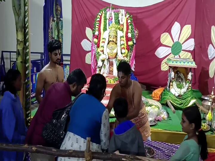 Vaikunda Ekadasi  Sorgavavasal open various temples in Palani - TNN Vaikunda Ekadasi: பழனி பெருமாள் கோயில்களில் சொர்க்கவாசல் திறப்பு - திரளான பக்தர்கள் சாமி தரிசனம்