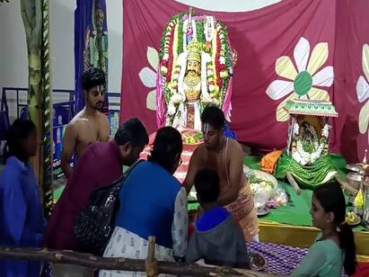 Vaikunda Ekadasi  Sorgavavasal open various temples in Palani - TNN Vaikunda Ekadasi: பழனி பெருமாள் கோயில்களில் சொர்க்கவாசல் திறப்பு - திரளான பக்தர்கள் சாமி தரிசனம்