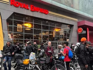 Royal Enfield : बुलेट 350 च्या विक्रीत प्रचंड वाढ; हंटर 350 च्या विक्रीत घट, जाणून घ्या रॉयल एनफील्ड कंपनीचा विक्री अहवाल