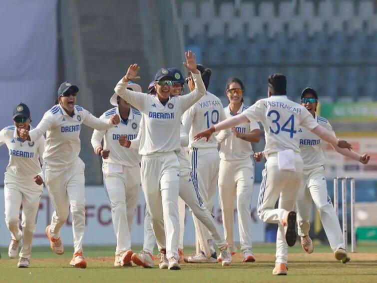 india women won by 8 wickets against australia mumbai test harmanpreet kaur INDW vs AUSW: ஆஸ்திரேலியாவை முதன்முறையாக டெஸ்டில் வீழ்த்தி வரலாறு படைப்பு.. அசத்திய ஹர்மன்ப்ரீத் படை..!