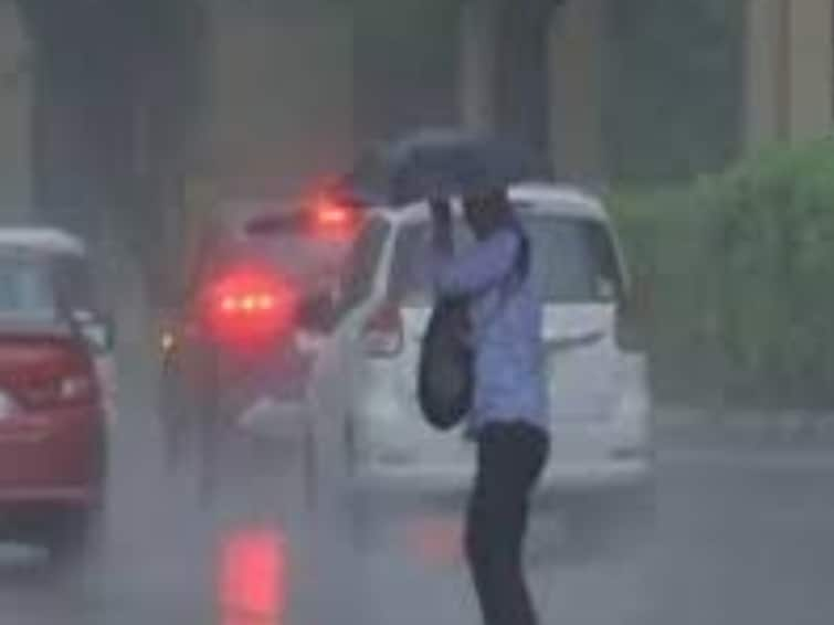 Chance of rain in 4 districts in Tamil Nadu in next 3 hours Rain Alert: தமிழகத்தில் அடுத்த 3 மணி நேரத்தில் 4 மாவட்டங்களில் மழைக்கு வாய்ப்பு... எந்தெந்த மாவட்டங்களில்?