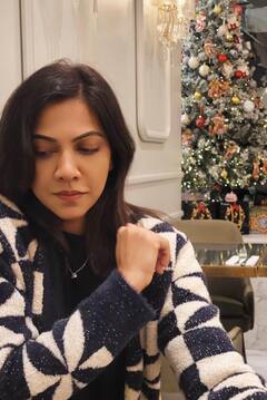 Madonna Sebastian : லண்டனில் நண்பர்களுடன் கிறிஸ்துமஸை கொண்டாடும் நடிகை மடோனா செபாஸ்டியன்..!