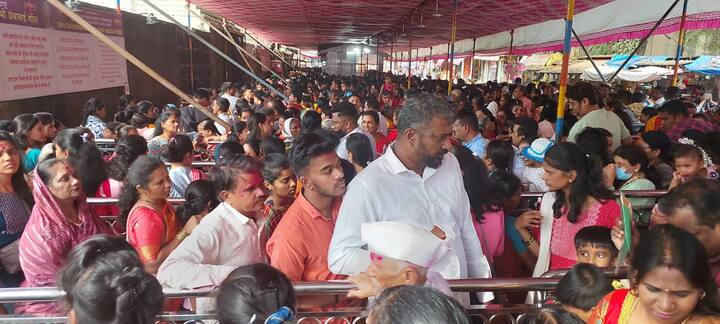 पुढील दोन दिवस मंदिरात आणखी गर्दी होण्याची शक्यता आहे.