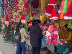 Christmas 2023: क्रिसमस के लिए सजे बनारस के बाजार, बच्चों में इन गिफ्ट्स के लिए ज्यादा उत्साह, देखें तस्वीरें