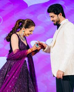 Shrenu Parikh Pics: कभी दिए रोमांटिक पोज...तो कभी पति संग जमकर नाचीं श्रेनु पारिख, एक्ट्रेस ने शेयर की सगाई की अनदेखी तस्वीरें