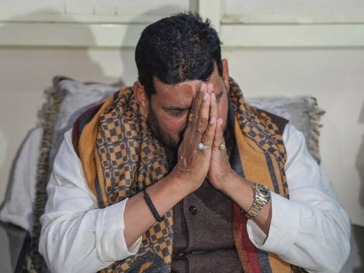 BJP MP Brijbhushan Sharan Singh Reaction after WFI suspension 'मेरे पास और भी काम, मैं अब संन्यास ले रहा हूं' WFI सस्पेंशन के बाद BJP सांसद बृजभूषण शरण सिंह