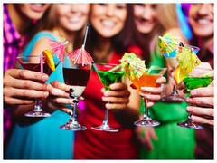 पार्टी में हैंगओवर का है डर तो ट्राई करें ये 4 लाइट कॉकटेल