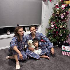 Christmas 2023: बेटी इनाया और पति कुणाल संग क्रिसमस सेलिब्रेशन करती दिखीं सोहा अली खान, ट्विनिंग आउटफिट में शेयर की तस्वीरें