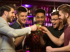 Hangover in party: ਜੇਕਰ ਤੁਹਾਨੂੰ ਵੀ ਪਾਰਟੀ ‘ਚ ਹੈਂਗਓਵਰ ਦਾ ਡਰ, ਤਾਂ ਪੀਓ ਇਹ 4 ਹਲਕੀਆਂ ਕੌਕਟੇਲ