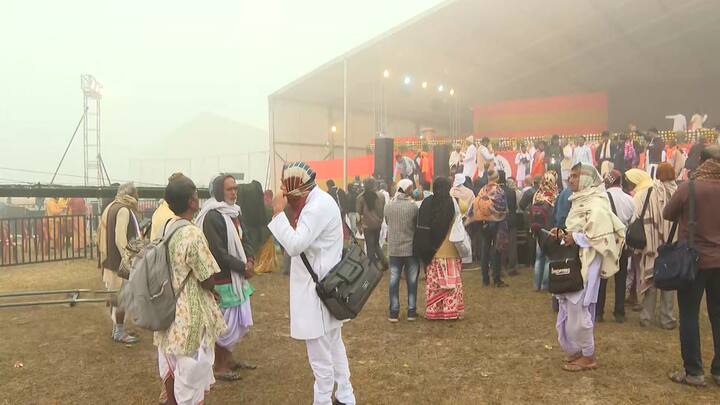 এভাবে মোট এক লক্ষ লোকের গীতাপাঠের ব্যবস্থা করা হয়েছে।