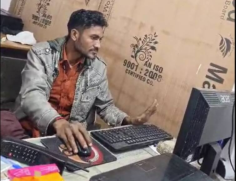 Una Aadhar Card Scandal News: LCB police raids on making fake aadhar card  man near bus stand shop in una market Fake Aadhar: આધાર વિના જ આધાર બનાવી આપતો શખ્સ ઉનાથી ઝડપાયો, માર્કેટમાં દુકાન ખોલીને કરતો હતો વેપલો