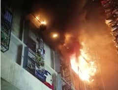 PCMC fire : इमारतीच्या पार्किंगमध्ये पार्क केलेल्या दुचाकी वाहनांना भीषण आग; 20 दुचाकी जळून खाक