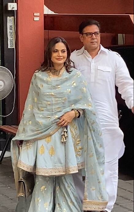 सलीम खान की बड़ी बेटी अलवीरा खान भी अपने पति अतुल अग्निहोत्री के साथ भाई अरबाज की शादी में शामिल होने के लिए अर्पिता के घर पहुंची हैं.