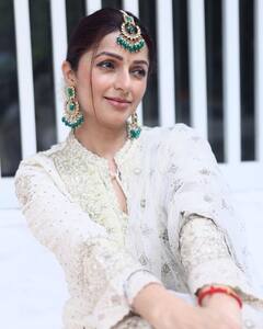 Bhumika Chawla Photos : இளமை மாறாமல் ஜொலிக்கும் நடிகை பூமிகாவின் அசத்தல் க்ளிக்ஸ்..!