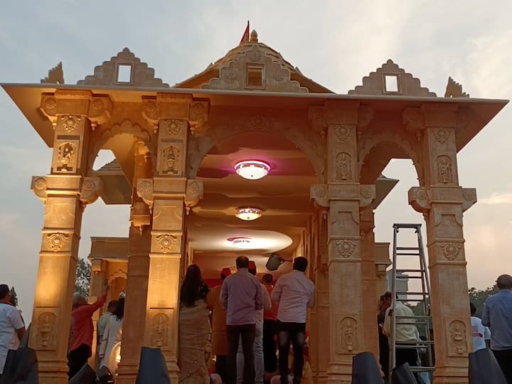या निमित्ताने डोंबिवलीतील सर्व सांस्कृतिक संस्थानी एकत्र येत श्रीरामावर आधारित गीत तयार केले असून हे गीत या कार्यक्रमाच्या प्रसंगी लॉन्च करण्यात आले.