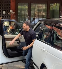 Pics: बहन अर्पिता खान के घर पहुंचे दूल्हे राजा Arbaaz Khan, कुछ देर में शुरू होगा शादी का जश्न!