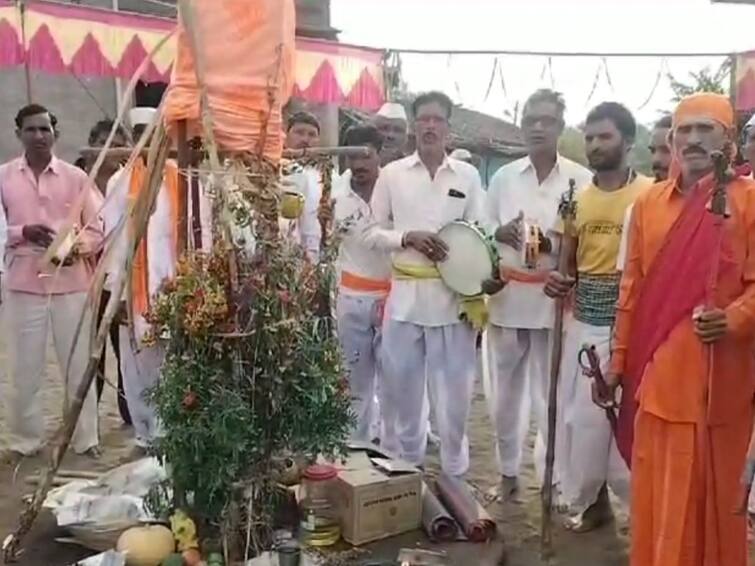 Dhule Sangvi Village Of Shirpur Taluka Tribals Mountain God Festival Begins शिरपूर तालुक्यातील सांगवी गावामध्ये आदिवासींच्या डोंगऱ्या देव उत्सवास सुरुवात