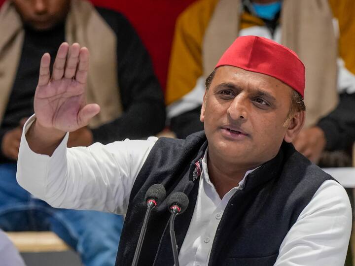 Samajwadi Party Chief Akhilesh Yadav Allegation BJP Said un of the poor by distributing free ration UP News: 'मुफ्त राशन बांटकर गरीबों का उड़ाया मजाक', अखिलेश यादव ने बीजेपी पर लगाया आरोप